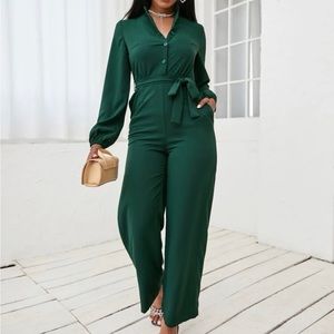 Button front slanted pocket belted jumpsuit. Dark green. Size L (8/10)